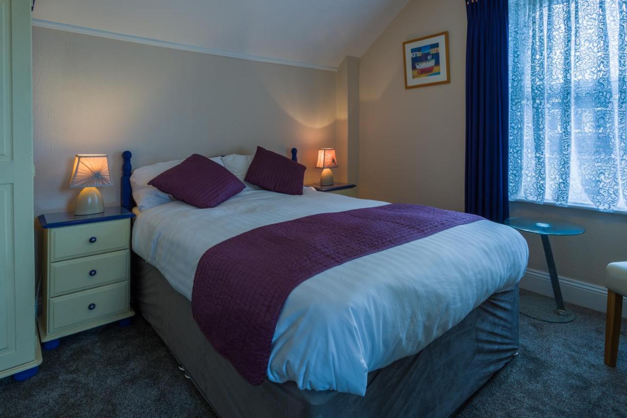 Relax At Rosscourt Guest House-Free On Site Parking (Adults Only) Bournemouth Eksteriør bilde