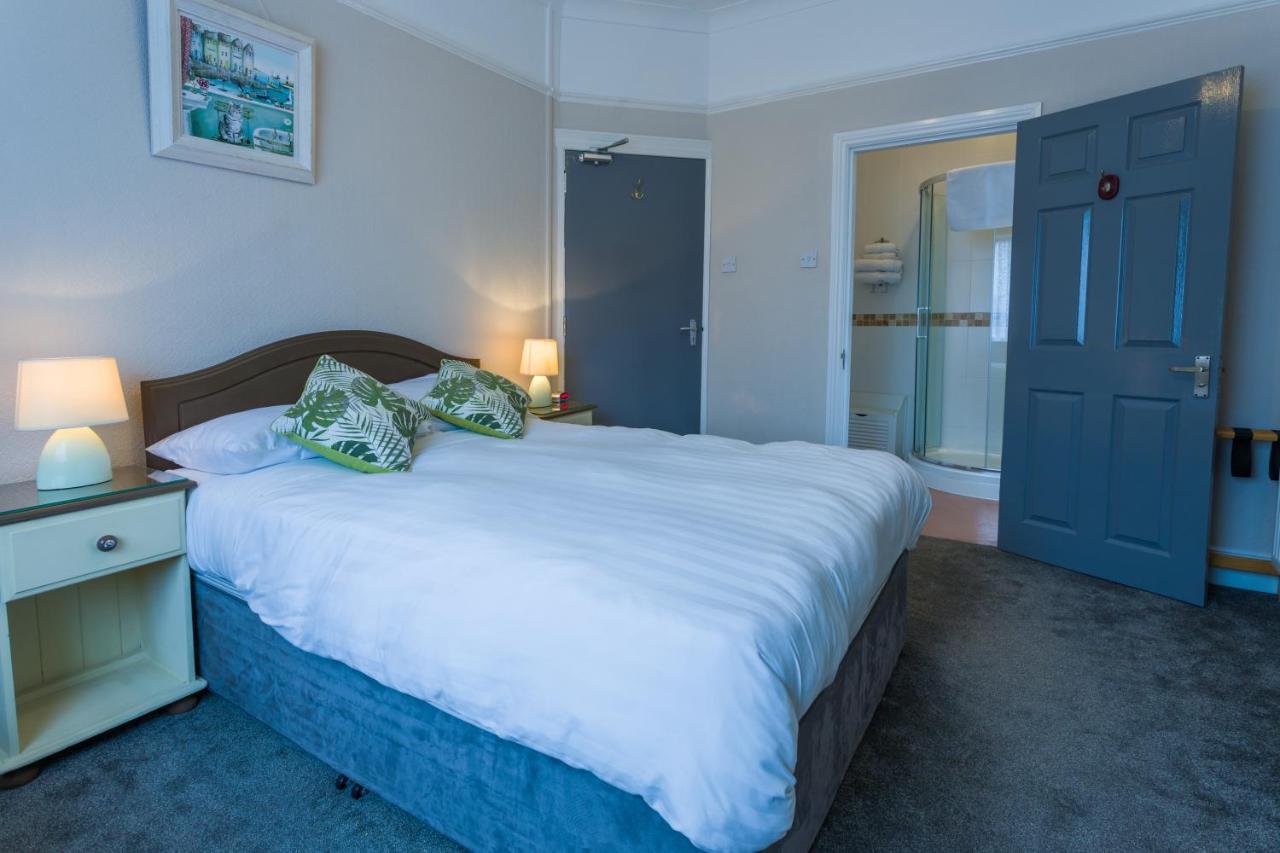 Relax At Rosscourt Guest House-Free On Site Parking (Adults Only) Bournemouth Eksteriør bilde
