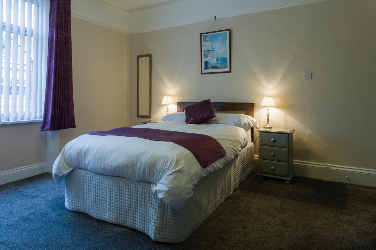 Relax At Rosscourt Guest House-Free On Site Parking (Adults Only) Bournemouth Eksteriør bilde